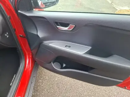 Photo 17 Kia Stonic  1.0 T-GDi 100 ch BVM6