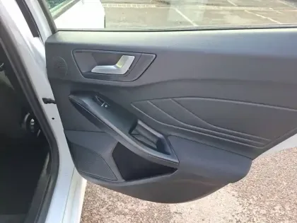 Photo 23 Ford Focus  1.0 Flexifuel 125 S&S mHEV Powershift