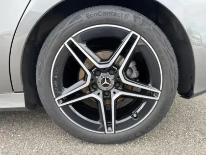 Photo 8 Mercedes Classe A 200 d AMG Line
