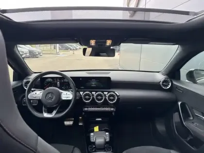 Photo 10 Mercedes Classe A 200 d AMG Line