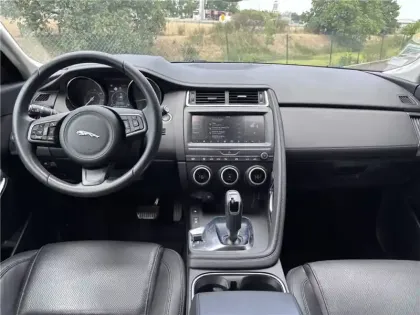 Photo 15 Jaguar E-Pace 2.0 D - 150 CH AWD BVA