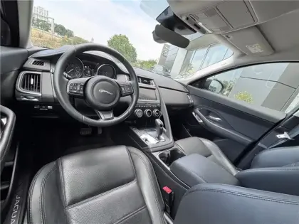 Photo 49 Jaguar E-Pace 2.0 D - 150 CH AWD BVA