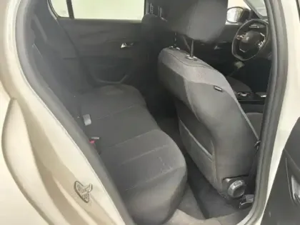 Photo 10 Peugeot 208  e- 136 Like Carplay