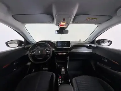 Photo 7 Peugeot 208  e- 136 Like Carplay