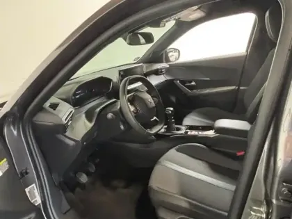 Photo 8 Peugeot 2008  1.2 130 Allure GPS / Camera 180 / Carplay