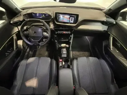 Photo 7 Peugeot 2008  1.2 130 GT EAT8 Camera 180 / Carplay / fullLed