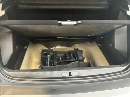 Photo 11 Peugeot 2008  1.2 130 GT EAT8 Camera 180 / Carplay / fullLed