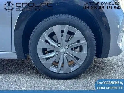 Photo 13 Peugeot 208  e- 136ch Style