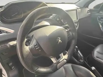 Photo 11 Peugeot 208  1.2 PureTech 110ch GT Line S&S 5p