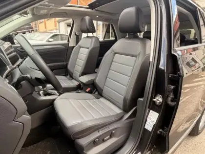 Photo 13 Volkswagen T-roc  1.5 TSI EVO 150ch Style Exclusive DSG7