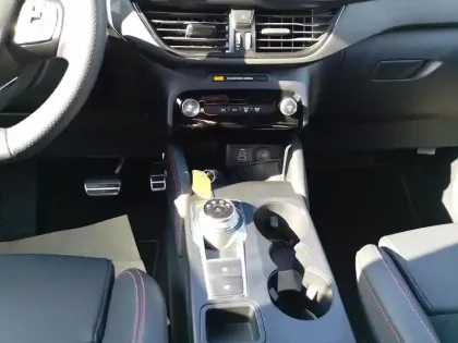 Photo 10 Ford Kuga  2.5 Duratec 180ch Hybrid FlexiFuel ST-Line X Powershift