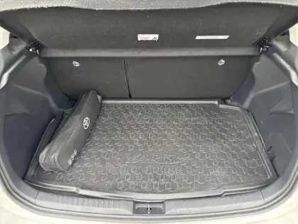 Photo 13 Toyota Yaris  116h Design 5p MY22