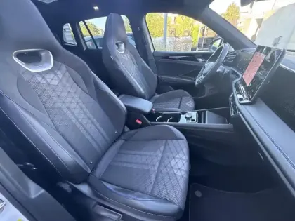 Photo 10 Volkswagen Tiguan  1.5 eHybrid 272ch R-Line DSG6