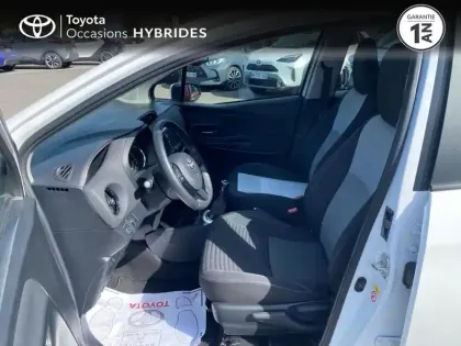 Photo 10 Toyota Yaris  110 VVT-i Dynamic 5p RC18