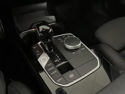 Photo 12 BMW Serie 1 Série 1 118dA 150ch M Sport