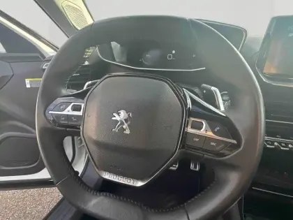 Photo 11 Peugeot 2008  1.2 PureTech 130ch S&S Roadtrip EAT8