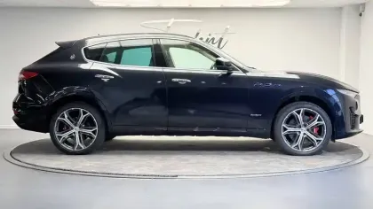 Photo 5 Maserati Levante  3.0 V6 Bi-Turbo 430 S Q4