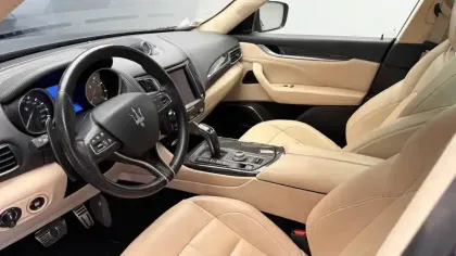 Photo 11 Maserati Levante  3.0 V6 Bi-Turbo 430 S Q4
