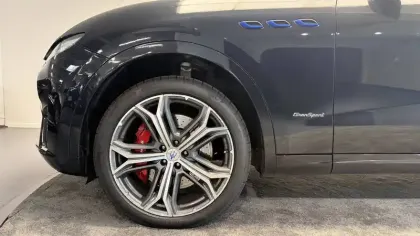 Photo 6 Maserati Levante  3.0 V6 Bi-Turbo 430 S Q4