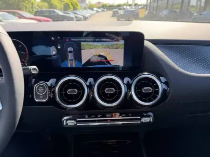 Photo 9 Mercedes GLA  180 d 8G-DCT