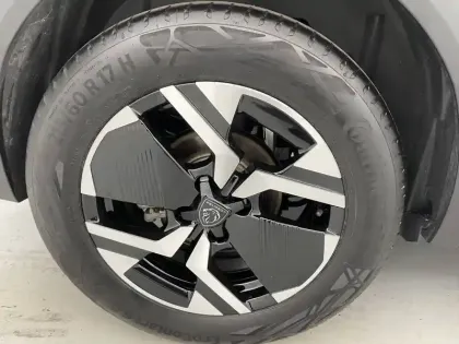Photo 15 Peugeot 2008  Electrique 54 kWh 156 ch