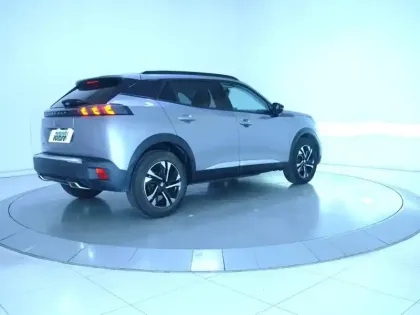 Photo 11 Peugeot 2008  PureTech 130 S&S EAT8
