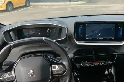 Photo 16 Peugeot 208  Electrique 50 kWh 136ch