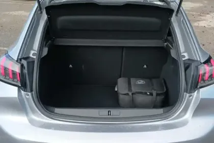 Photo 8 Peugeot 208  Electrique 50 kWh 136ch