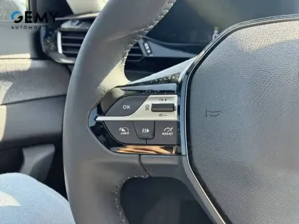 Photo 13 Peugeot 408  Hybrid 136 e-DCS6