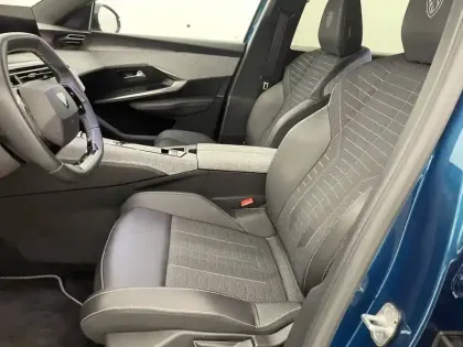 Photo 13 Peugeot 3008  Hybrid 136 e-DCS6