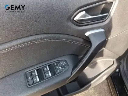 Photo 11 Renault Captur  mild hybrid 160 EDC