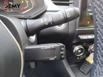 Photo 17 Renault Captur  mild hybrid 160 EDC