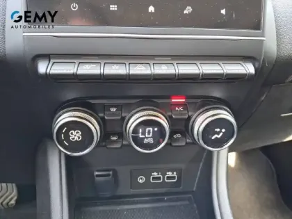 Photo 21 Renault Captur  mild hybrid 160 EDC