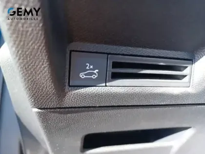 Photo 11 Peugeot 3008  Hybrid 136 e-DCS6