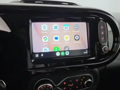 Photo 38 Renault Twingo  III E-Tech