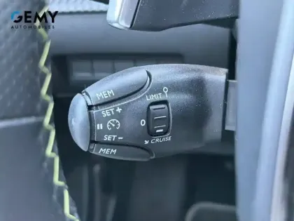 Photo 15 Peugeot 208  Hybrid 145 ch e-DCS6