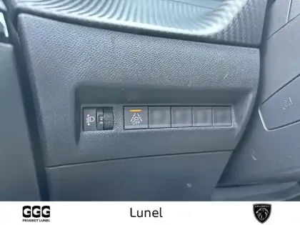 Photo 20 Peugeot 2008  PureTech 100 S&S BVM6