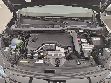 Photo 54 Peugeot 2008  Hybrid 145 e-DCS6