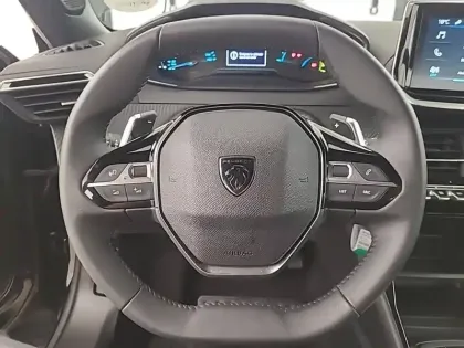 Photo 35 Peugeot 2008  Hybrid 145 e-DCS6
