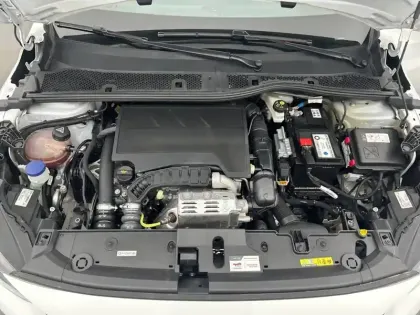 Photo 23 Peugeot 208  PureTech 100 S&S BVM6