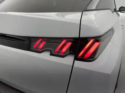 Photo 23 Peugeot 3008  Electrique 210 ch 73 kWh