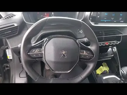 Photo 8 Peugeot 2008  PureTech 130 S&S BVM6