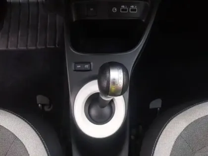 Photo 12 Renault Twingo  III E-Tech