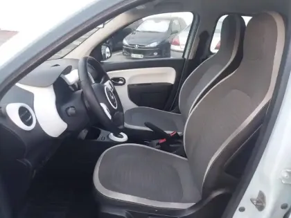 Photo 8 Renault Twingo  III E-Tech