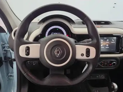 Photo 77 Renault Twingo  III E-Tech