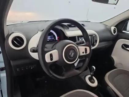 Photo 75 Renault Twingo  III E-Tech