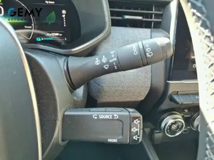 Photo 48 Renault Clio  E-Tech full hybrid 145