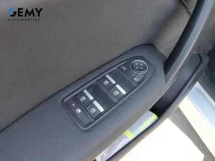 Photo 12 Renault Captur  E-Tech 145 - 21