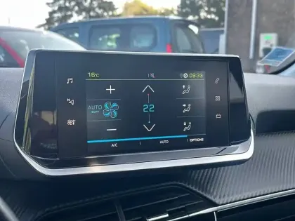 Photo 17 Peugeot 208  Electrique 50 kWh 136ch