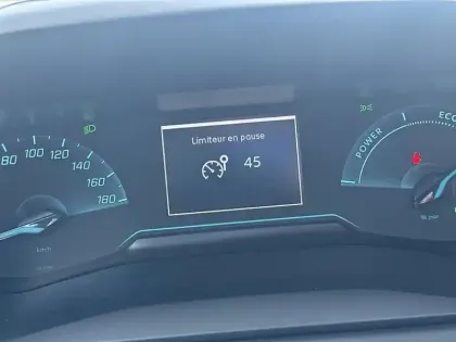 Photo 18 Peugeot 208  Electrique 50 kWh 136ch